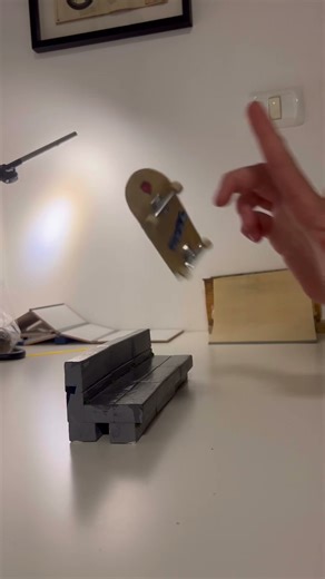 Old school bench for fingerboard #fingerboard #tricks #fingerboarding #techdeck