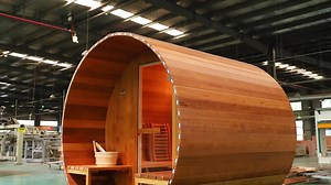 Hot Sale Outdoor Barrel Sauna Solid Wood Hemlock Cedar Wood Wet Steam Traditional Sauna Room Outdoor Wooden Burning Barrel Sauna