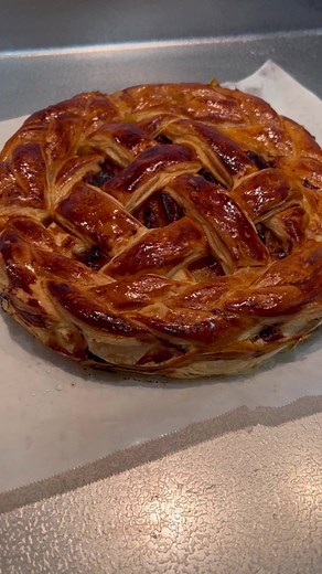 アップルパイを作りました。#バレンタイン#アップルパイ#アップルパイの作り方#パイシート#パイシートレシピ#applepie#applepierecipe