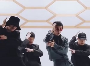 张艺兴《Honey》完整版，抓耳的旋律，满分的舞姿，为小绵羊打call