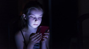 Smartphones more addictive than Opium: AMA