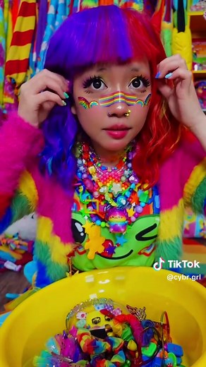 How to Style a Decora Outfit with Hair Clips