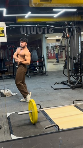 Aman saini on Instagram: "Focus on your goals 🦍🌅🧿 #new #explore #trending #reel #fyp#fypage #yourself #gym #lift #bodybuilder #newcollection #trendingnow #reading #bodybuilding #fitnessmodel"