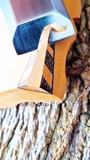 How to smooth wood using a chisel manually