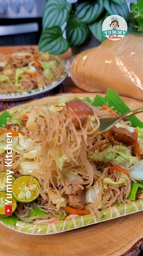 3.4M views · 26K reactions | Filipino Stir-Fried Noodles Learn how to make Pancit Bihon, a classic Filipino noodle dish made with rice noodles, vegetables, and savory meat. A must-have for birthdays, fiestas, and everyday meals! #PancitBihon #FilipinoFood #PinoyRecipe #LutongBahay #NoodleLover #FiestaFood #PancitForLife #RiceNoodles #PancitGuisado #FoodiePH #UlamIdeas #Masarap | Yummy Kitchen | Facebook