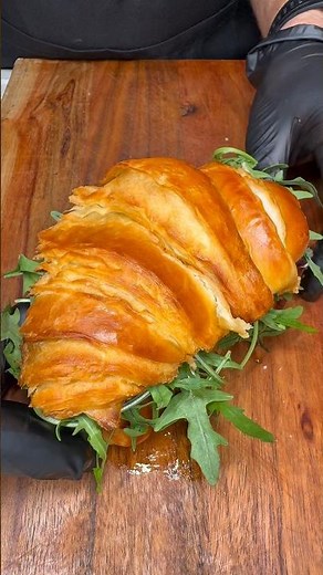 Smoked Salmon Croissant Sandwich 🥐🥑