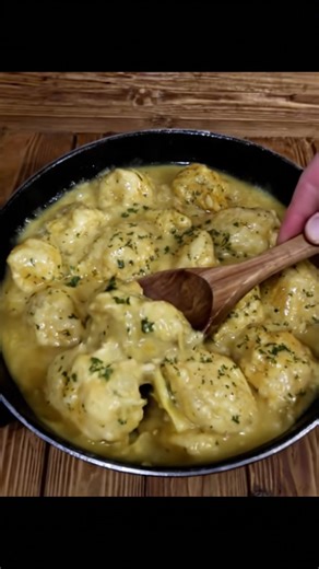 Chicken and Dumplings RECIPE Warm, creamy, and loaded with tender chicken and fluffy dumplings, this Southern-style Chicken and Dumplings recipe is the ultimate comfort food. It's a hearty, one-pot meal perfect for cozy family dinners or chilly nights. 📝 Ingredients: For the Soup: 2 tbsp butter 1 medium onion, diced 2 celery stalks, diced 2 carrots, diced 3 cups cooked shredded chicken 6 cups chicken broth 1 can (10.5 oz) cream of chicken soup (optional for extra creaminess) 1/2 cup whole milk 