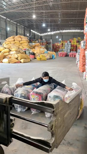 Special methods for packing and transporting school bags #work