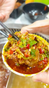 ตั้งใจมาลุยยยความแซ่บเดือดร้านนี้🔥 เพราะคุณวดีชอบมากกกก 🤩 นางบอก ร้านนี้เดือดจริงๆ บุฟเฟ่ต์โคตรคุ้ม แต่ช่วงนี้กินแซ่บทุกมื้อ และ กินไม่เป็นเวลา อาการกรดไหลย้อนก็มาสิครับ ดี!! ที่อปดื่ม Alfa chlorophyll plus 🥰 มีส่วนประกอบ อัลฟาฟ่าและไฟเบอร์ที่ช่วยในการดีท็อกซ์ ล้างสารพิษขับของเสียออกมาโดยการขับถ่าย คือดีมากกกก อันนี้คือแนะนำเลยครับบบ!! ❤️❤️❤️ #alfachlorophyllplus #realelixir #อัลฟ่า | Mawinfinferrr