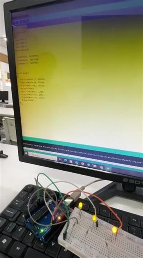 Acionamento 3 Led's simultâneos | Arduino #arduino
