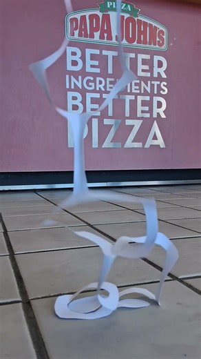 The Amazing Paper Legs rocks Papa Johns