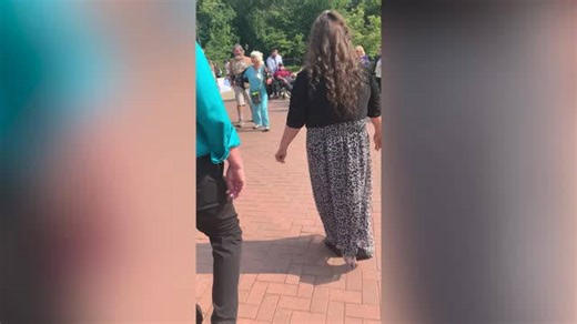 Woman Meets Mom Of Heart Donor Who Saved Her Life In Emotional First Meeting | Happily TV