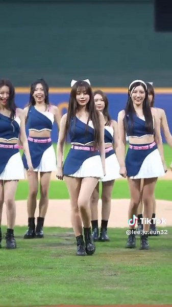 Please give ❤️ Lee Ju Eun❤️ a sweet like or love and share ! #instagram #facebookreels #reelsviralシ #reelsvideoシ #fashion #facebookpost #facebookviral #facebookvideo #trending #my_chuuu #facebookviral #photography #kpop #이주은 #LeeJuEun #cheerleader #cute #beautiful #pretty #dance #sports #beauty #FacebookReelsContest #reelschallenge #reelsfacebook