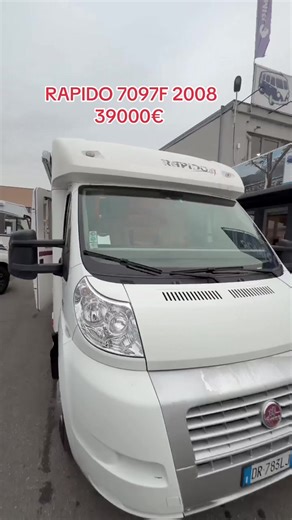 RAPIDO 7097F anno 2008 Fiat ducato 3.0/160cv Km 105.119 Gomme 2024 OPTIONAL ED ACCESSORI Radio cd Oscuranti plissetti in cabina Clima cabina ASR Chiusura centralizzata Vetri elettrici Specchietti elettrici Retro camera Sedili girevoli Airbag Oscuranti e zanzariere su tutte le finestre Cappa aspirante Antenna tv Frigorifero trivalente grande automatico Panello solare Support tv Riscaldamento truma combi Box doccia separato Zanzariera porta ingresso Luce esterna Tendalino esterno Garage 90x115 cm 
