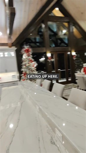 This is a perfect layout for hosting and entertaining 😍 • If you’re looking to build a home like this Timber Lake UCT, give us a call 1-800-270-5025 📱 🇺🇸🇨🇦 • #Mansion #estate #luxuryhomes #luxurylifestyle #luxuryrealestate #luxuryhome #mansions #mansionhouse #luxurymansion #rustic #customhomes #christmas | Golden Eagle Log & Timber Homes