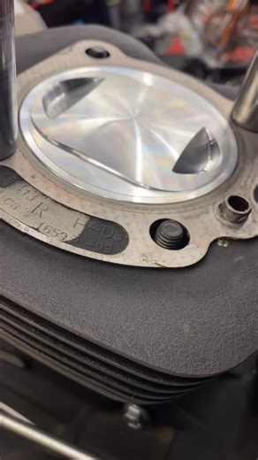 Harley Davidson custom engine building requires pre checks upon engine assembly 🏆 Horsepower & torque qualify via all the 1% advancements, as explained 🏁 #sfcustomcycles #harleydavidson #softail #sfcustomcyclesbendigo #stricklyforcedperformance #nightrain #carrillopistons #sscycle #dynojet #harleydavidsonmotorcycles #twincam #107ci | SF Custom Cycles