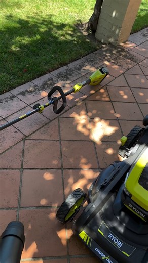 And just like that the dirt is gone! The RYOBI 36V HP™ Brushless 730CFM Jet Blower Kit helps to make the post gardening clean up a breeze for @k_m_i_t_c_h (Instagram) Find your next battery powered garden product today - https://bit.ly/4dzpwpx #RYOBIau #BatteryPowered #RYOBIMade #RYOBIPowerTools #Backyard #Gardening | RYOBI Australia
