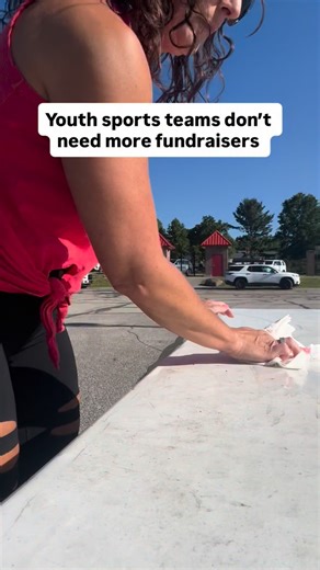 Here’s how to tell if a fundraiser is dumb (no offense 😬) •It depends on constant reminders •It only works if parents feel awkward enough to Venmo •It takes weeks and raises very little •The same few families end up carrying it Good fundraisers have one thing in common: They’re planned, repeatable, and don’t rely on guilt. 👏 If fundraising feels nonstop and you’re still stressed about money…that’s not a motivation issue — it’s a system issue. ➡️Save this for your next team meeting or comment “