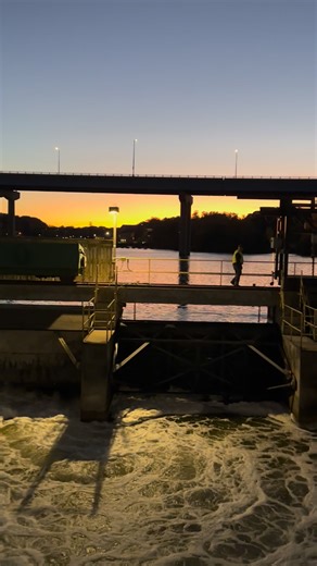 Old Oneida Street Dam and Dam Tender at Sunset- Appleton WI #Appleton #OneidaStreetDam #Sunset | Scott Francis