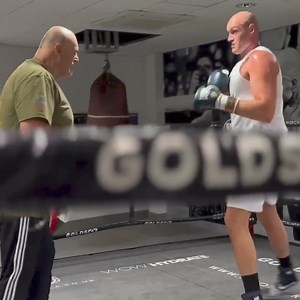 🔥 John Fury getting Tyson Fury ready 💪 #Boxing #FuryUsyk #TysonFury #JohnFury | Pro Boxing Fans