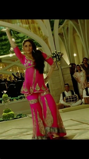 Kareena Kapoor Khan - Dil Mera Muft Ka Full Dance Sequence | Agent Vinod