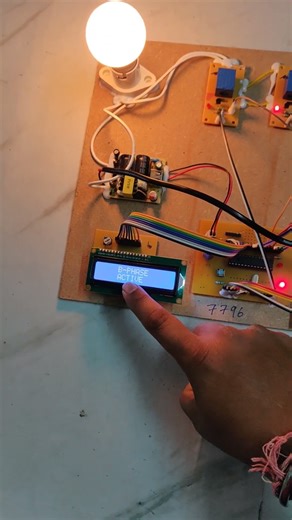 Automatic active phase selector for single phase load from three phase supply