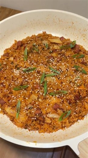 Kimchi Fried Rice🍚 #foodshorts #friedrice #kimchi #koreanfood