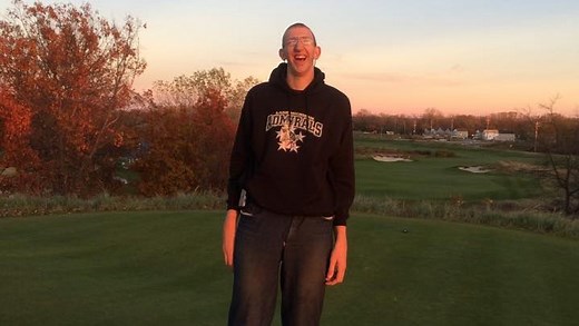 7'8" Razorshark Bob Wegner makes season debut