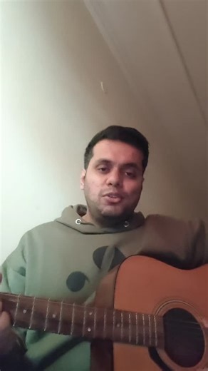 Shubham Srivastava | Singer on Instagram: "Couldn't stop myself from trying this beautiful song ♥️ Gehra Hua by @arijitsingh . . . @ranveersingh @saraarjunn @duttsanjay @actormaddy @rampal72 @armaankhanrk @shashwatology @irshadkamilofficial @adityadharfilms @saregama_official @officialjiostudios @b62studios #indianmusic #unpluggedmusic #indiansingers #bollywoodsongs #guitarcover"