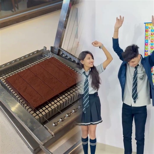 Class Me Lunch kha Liya 😁📚🍔 #shorts #school #schoollife #youtubeshorts