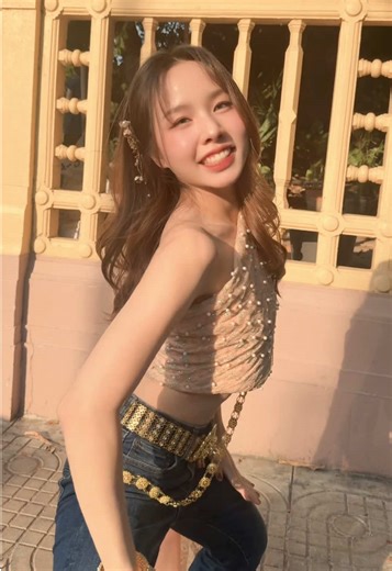 Discover Bangkok: Dance Challenge in Thailand