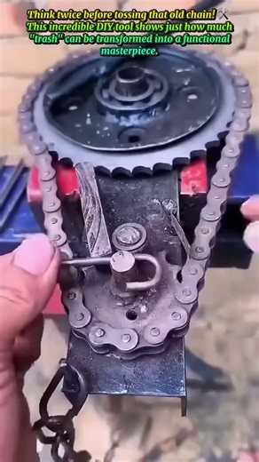 DIY Genius! 🛠️ Turn an Old Chain Into a Custom Tool #lifehacks #diytools #shortsfeed