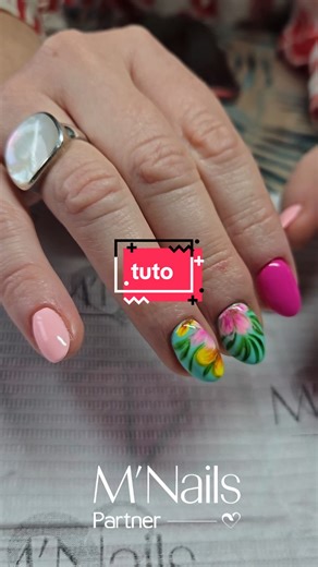 Tuto de French Manucure avec Fleurs et IA