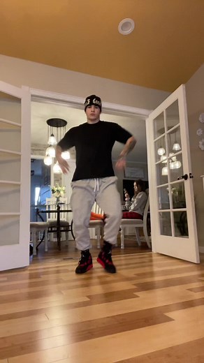 This dance 😭 @Hugo Hilaire