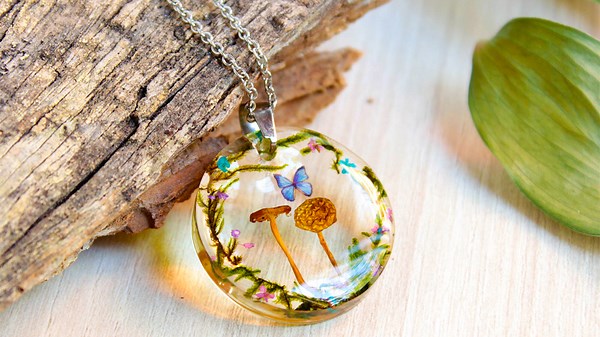 Budget-Friendly DIY Jewelry Projects – 5 Magical Fairy Pendants Made with Epoxy Resin
