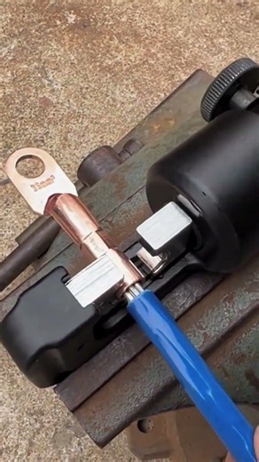 How to Crimp Large Electrical Cables Using a Hydraulic Crimping Tool