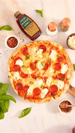 With Golden Blossom Honey and a sprinkle of red pepper flakes, you can make a homemade hot honey that brings the heat and rounds out every bite. Spoon it over your pizza fresh from the oven for a finishing touch. | Golden Blossom Honey