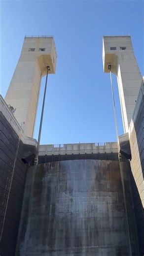 Inside John Day Dam: The Columbia River Engineering Marvel!