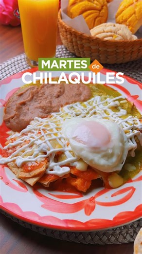 LaCarmentaRest on Instagram: "¡Aprovecha el Martes de chilaquiles en La Carmenta! 🦜🍳Pide una orden y la segunda va a mitad de precio 😉 ¡Un gusto que se comparte doble! 🙌🏼"