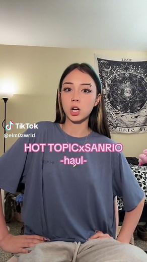 Unboxing Hello Kitty and Hot Topic Haul Joy