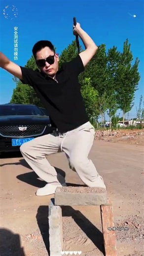 Automatic spring-loaded telescopic three-section stick, one-button extension, solid, compact,