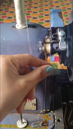Simple Bobbin Filling Tutorial For Beginners 🫶 #ridhututorials #sewingmachine #diy