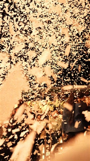Así vivimos la avant premiere de Emoción a Cielo Abierto, la película de @fedelemos26 y @medioymediofilms, que celebra la historia y la magia del Teatro de Verano a través de testimonios, memoria y emoción. Una noche especial junto a sus protagonistas, que nos reafirma la importancia de apoyar el arte y la cultura que nos une 🎬💙 | Porto Seguro Uruguay