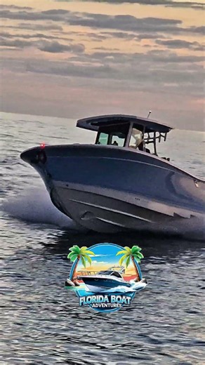 What a moment at the Venice Inlet! 🌅🚤 Sending it through the inlet