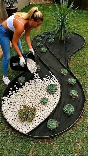 This Simple Garden Idea Looks Expensive But It’s So Easy to Make!