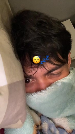 Sleepy TikTok clips: relaxing short videos to unwind