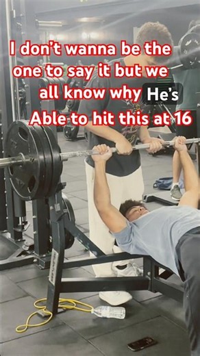 Insane bench pr at only 16 yo!!!!