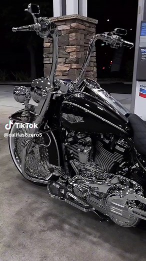 Long Beach Custom Baggers: Roadking Build Explained