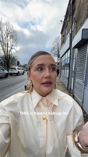 HOPE BAILEY 🤍 | a randomer doing my nails for FREE?! yes please 😂 @nail_candyxo #nailtransformation #nailvlog #freenails | Instagram