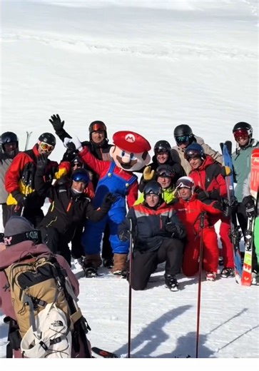 Os vídeos de Lívia Marques (@livianunesmarques) com Get Ready - Steve Aoki Vocal Radio Edit - 2 Unlimited